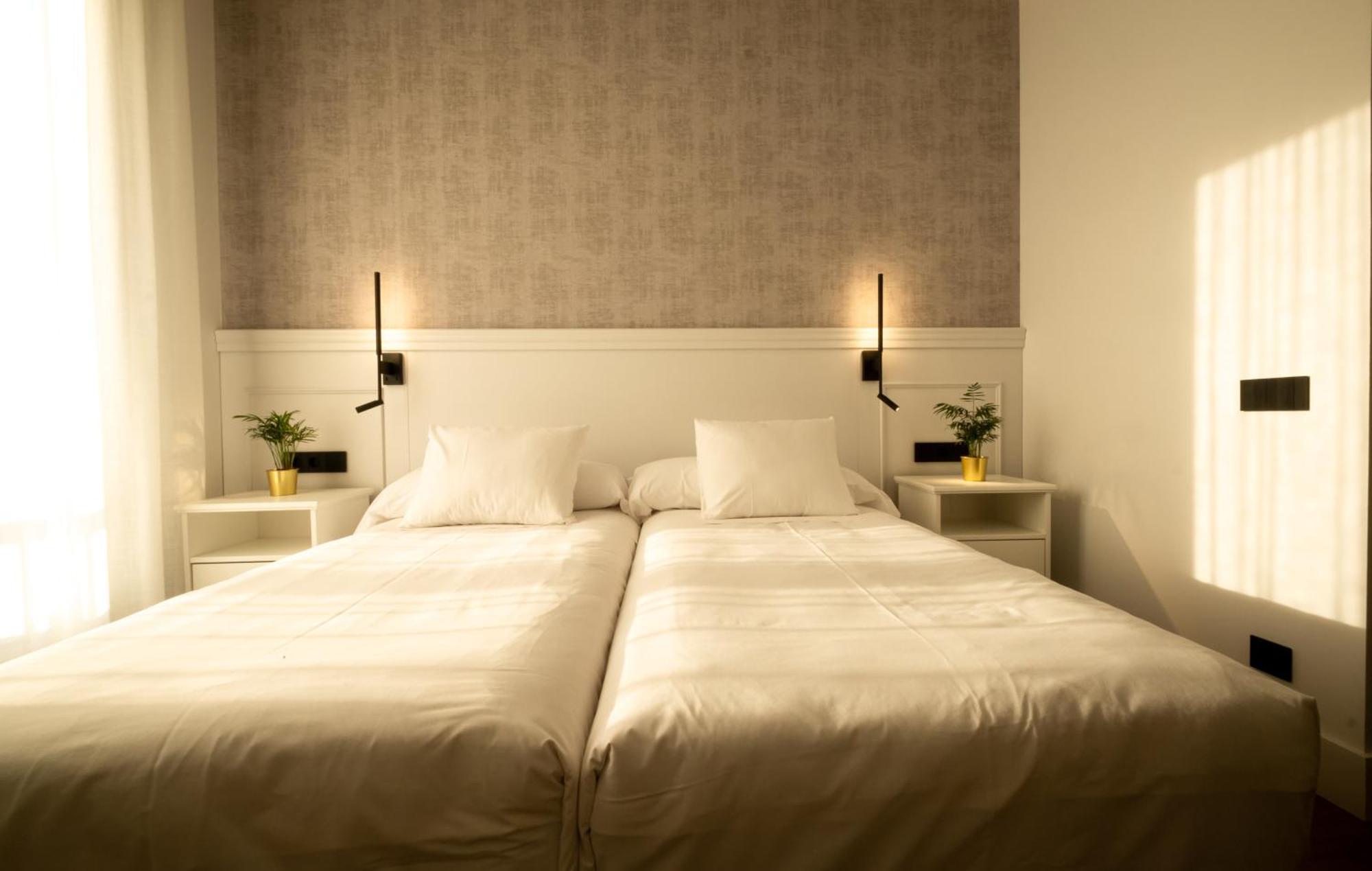 Principe De Vergara Rooms Lujo En El Centro De Logroño Kültér fotó
